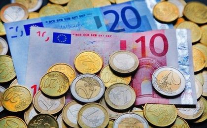 Euro spada poniżej 4,35 zł. Dalszy kierunek zależny od EBC