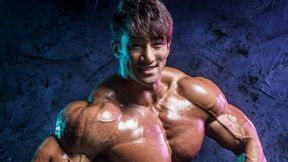 Mówią na niego "Azjatycki Schwarzenegger". Jego muskuły są gigantyczne!