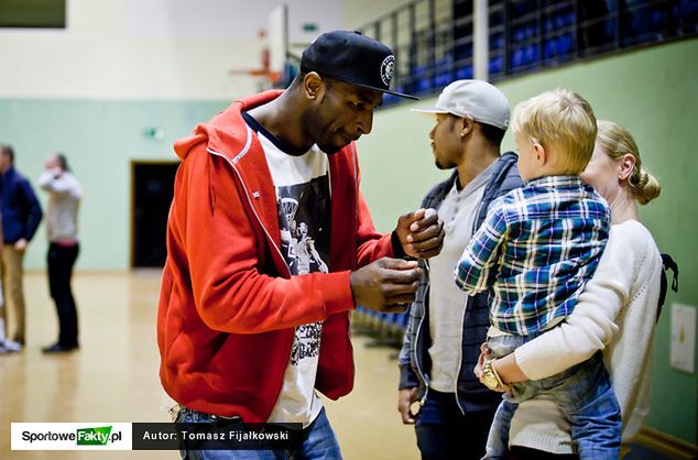 Sympatyczny Kim Adams jest uwielbiany przez kibiców Rosy