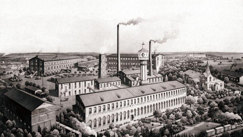Pruszków. Historia słynnej fabryki ołówków na wystawie plenerowej. Ekspozycja przy ulicy Kraszewskiego będzie do zobaczenia do listopada