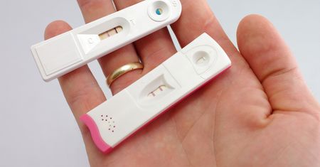 Każdy mężczyzna od czasu do czasu powinien robić test ciążowy. Oto powód