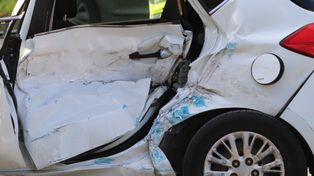 Zderzenie busa i samochodu osobowego w Nakle. W aucie była matka z dwójką dzieci