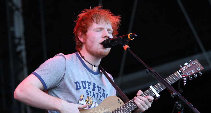 Ed Sheeran ma PR-owy kłopot po usunięciu Macklemore’a ze swojej trasy