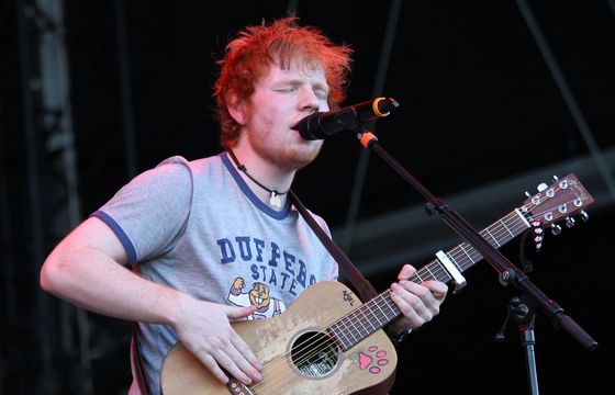 Ed Sheeran ma PR-owy kłopot po usunięciu Macklemore’a ze swojej trasy