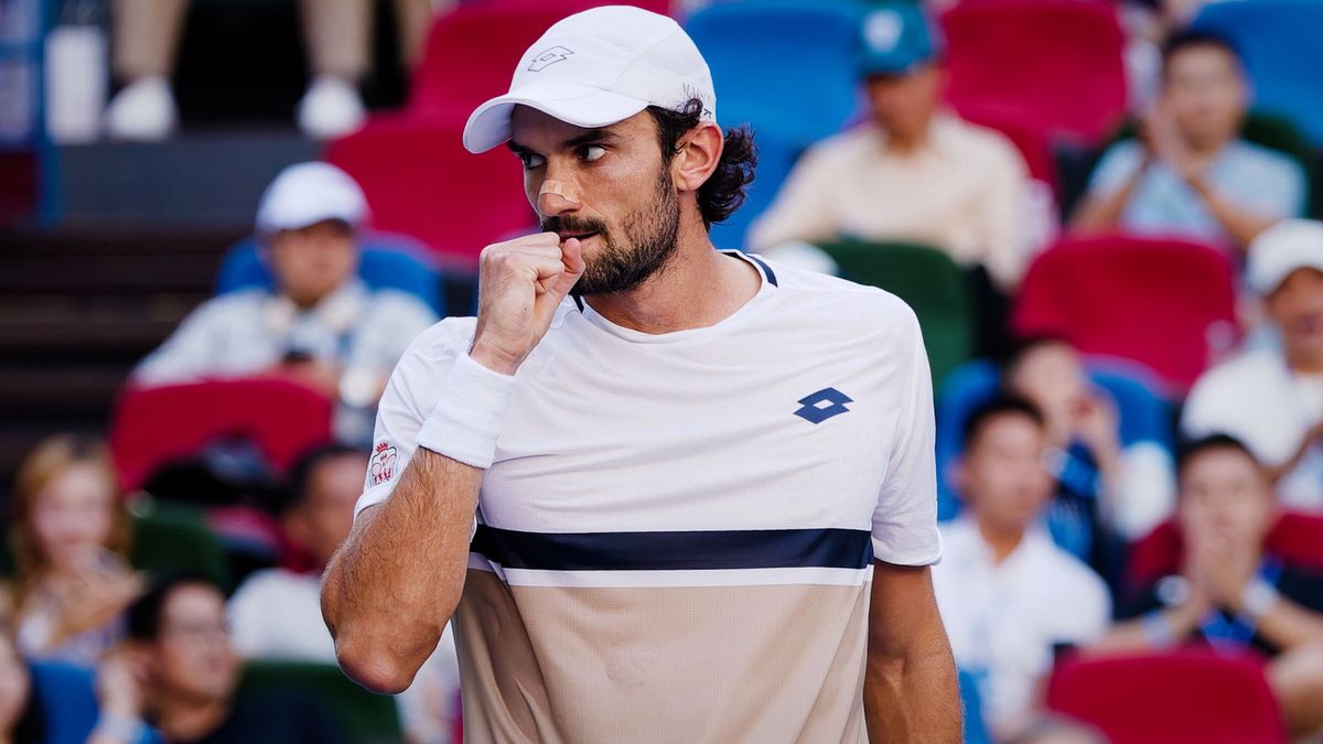 PAP/EPA / ALEX PLAVEVSKI  / Na zdjęciu: Valentin Vacherot