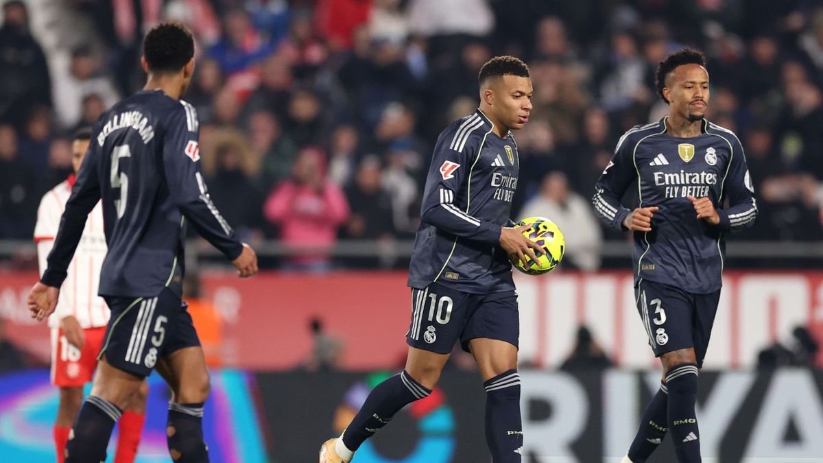 Getty Images / Judit Cartiel / Na zdjęciu: piłkarze Realu Madryt