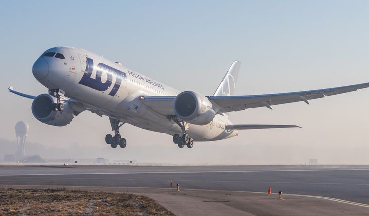 Śląskie. Kobieta chciała odlecieć na święta z Pyrzowic do Egiptu. Była w izolacji