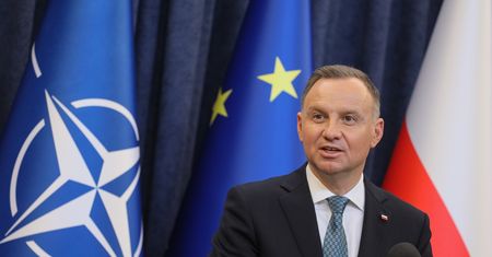 Ma wielką prośbę do Polaków. "Padam im jako prezydent do nóg"
