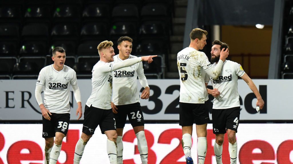 Getty Images / Tony Marshall / Na zdjęciu: piłkarze Derby County