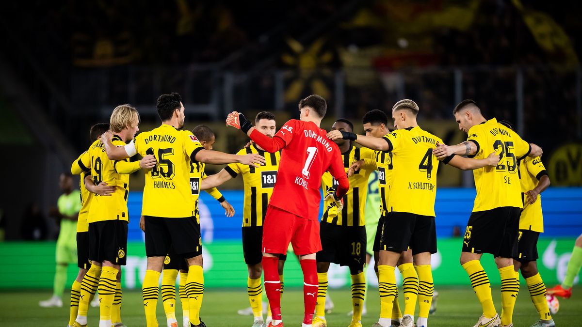 Getty Images / Marvin Ibo Guengoer / Na zdjęciu: Piłkarze Borussii Dortmund.