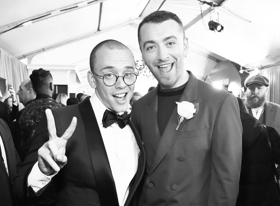 Sam Smith z białą różą na Grammy 2018