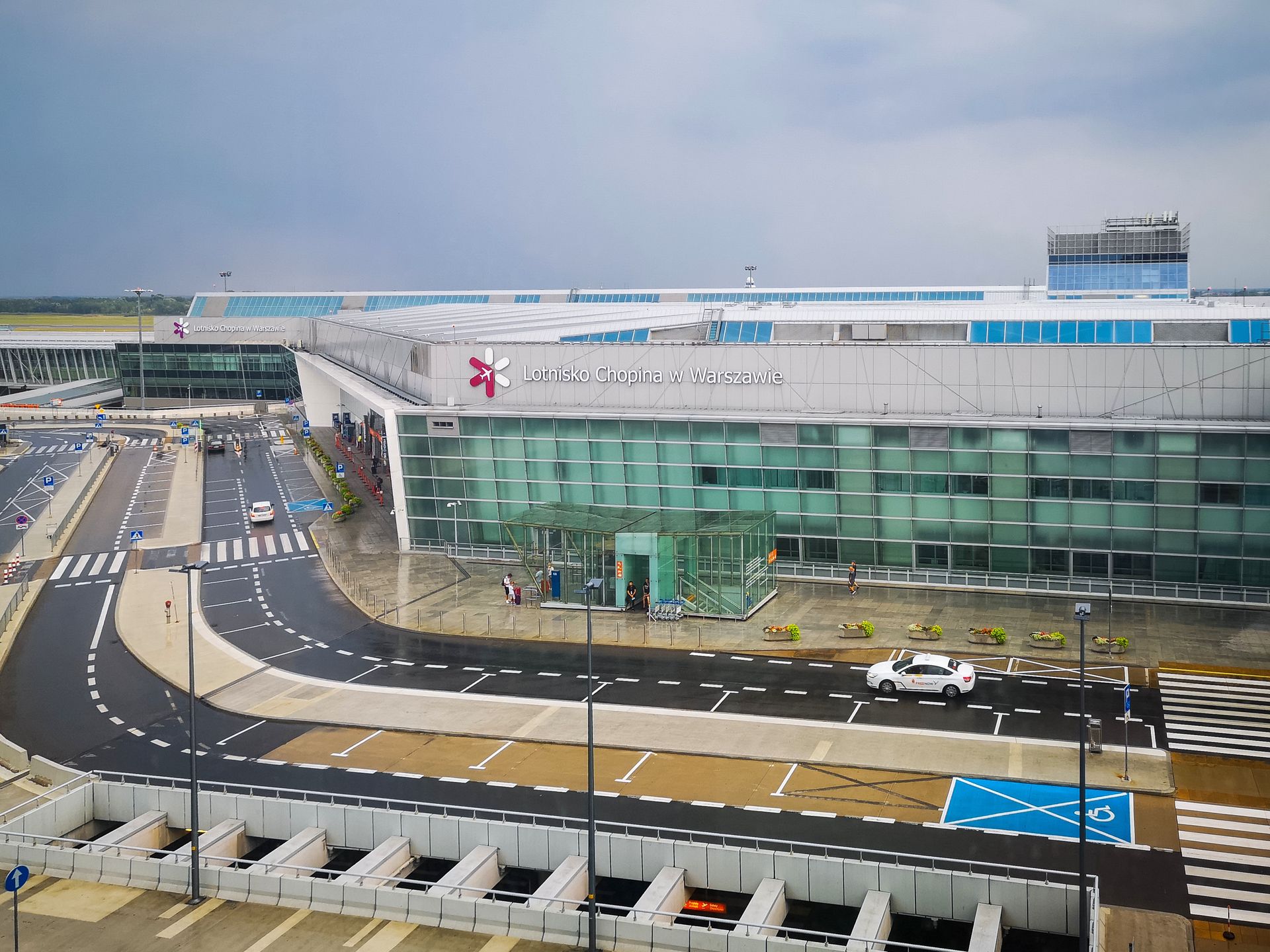 Porty lotnicze warte prawie 60 mld zł. Warszawa liderem wpływów