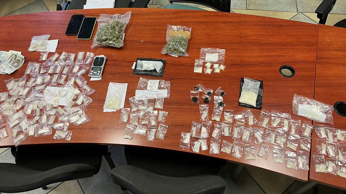 Ujawnili pół kg narkotyków w aucie