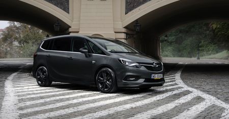 Nowy Opel Zafira 2.0 CDTi AT - minivan nie musi być tylko rodzinny
