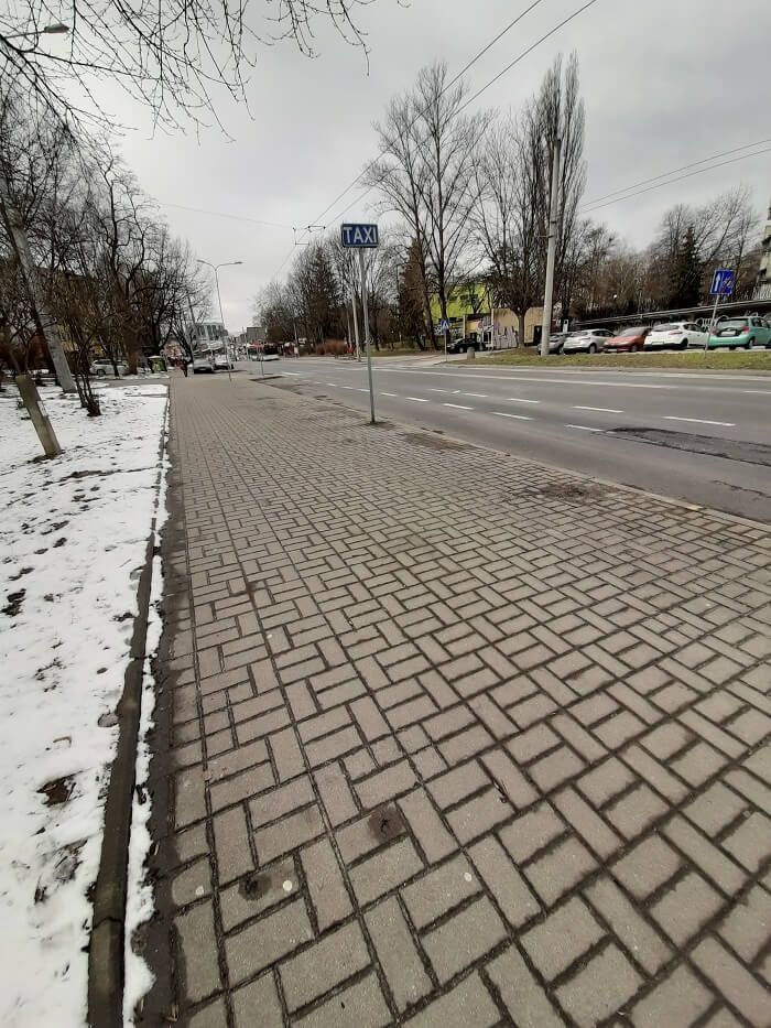 Urzędnicy zlikwidowali miejsca parkingowe by zrobić postój dla taksówek