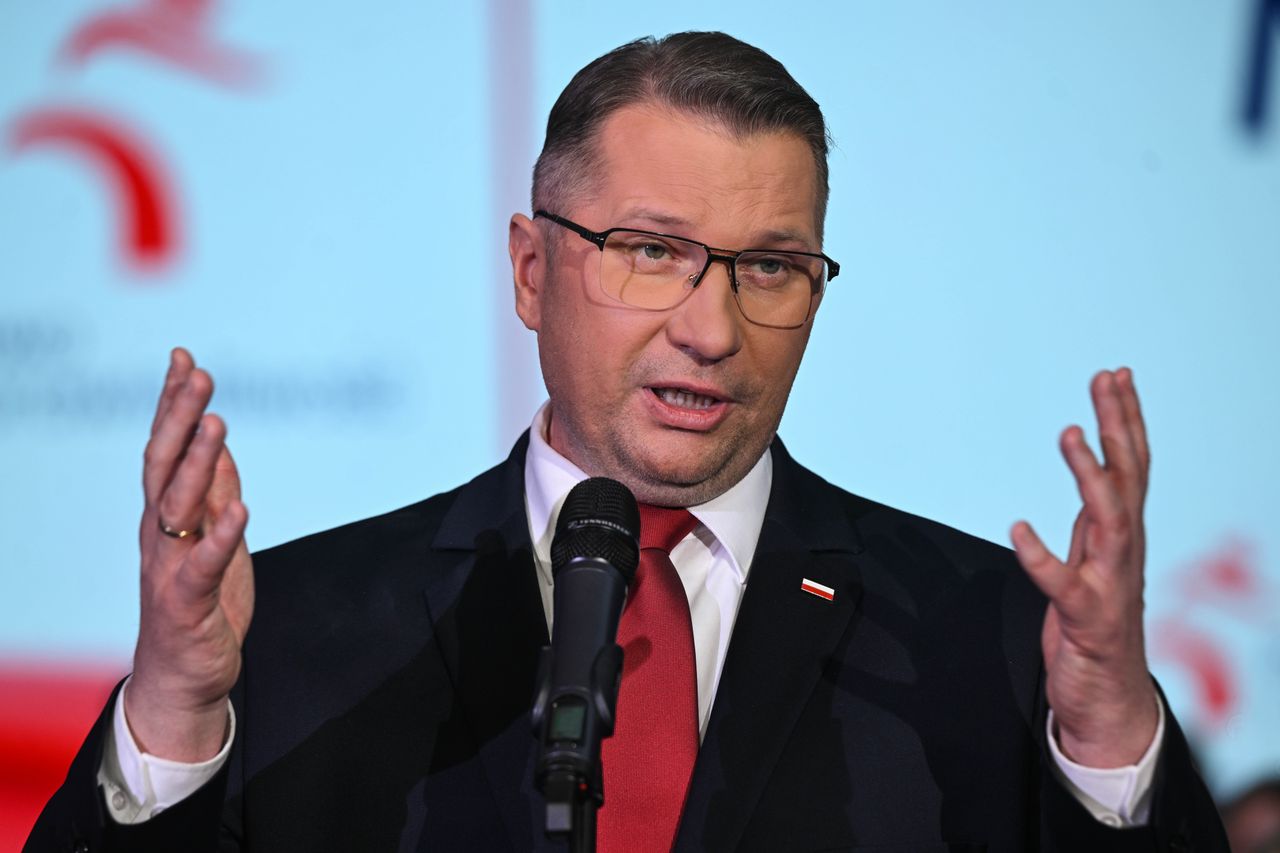 Oto jak Czarnek ocenia panele fotowoltaiczne na swoim dachu