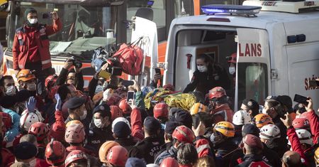 Turcja. 4-latka wyciągnięta spod gruzów po czterech dniach