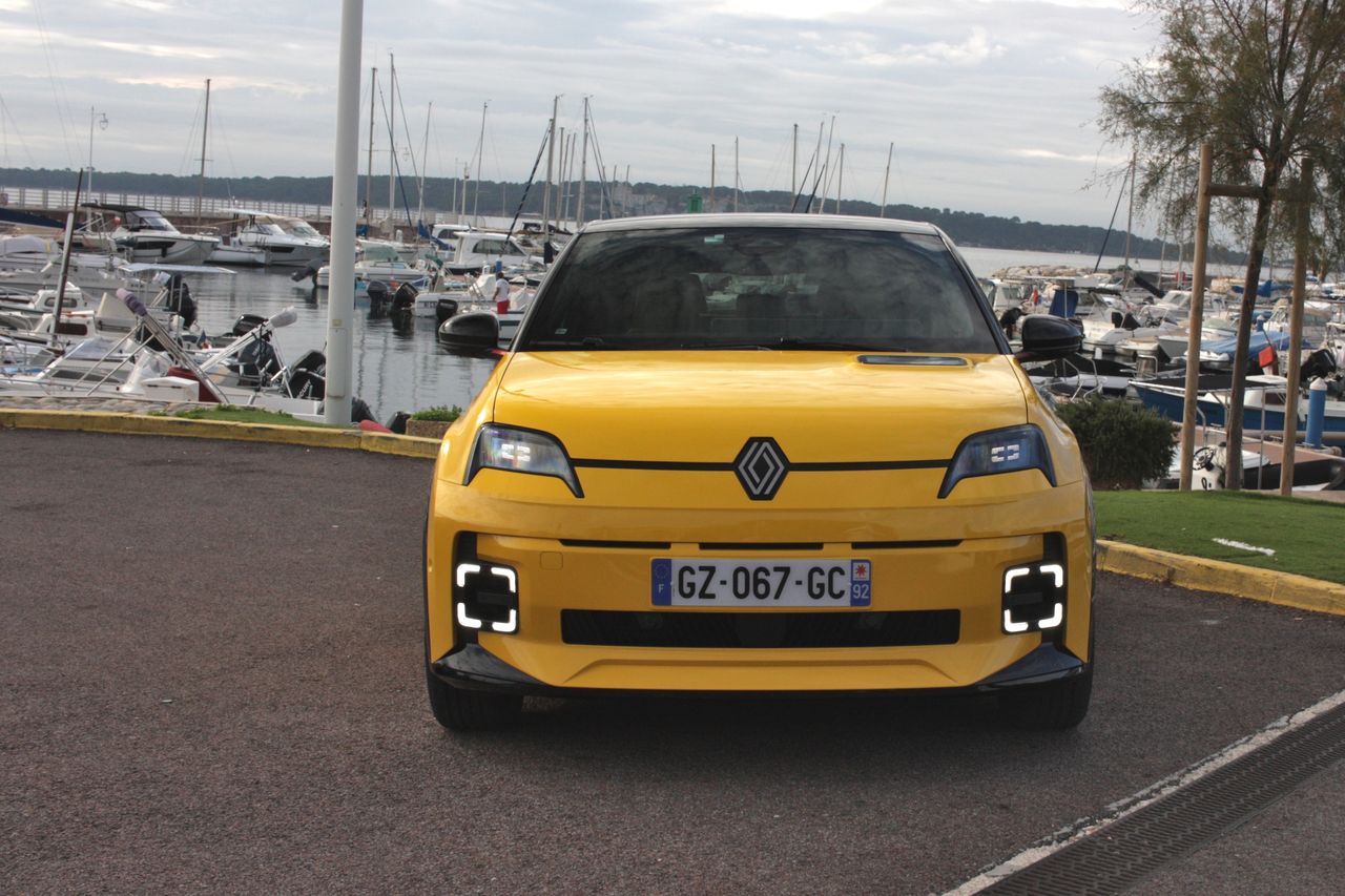 Przechodnie odwracali głowy. Auto uznane za najlepsze w Europie