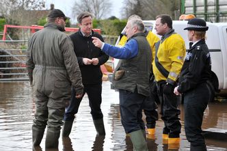Sztorm Ruth niszczy południowe hrabstwa Wielkiej Brytanii