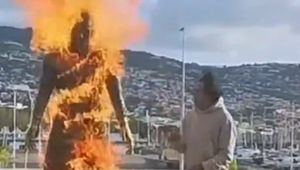 Zbezcześcił pomnik Ronaldo. Policja schwytała podpalacza