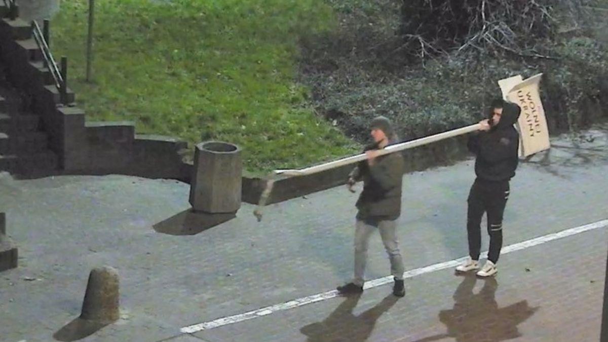 Mężczyźni są poszukiwani za kradzież mienia