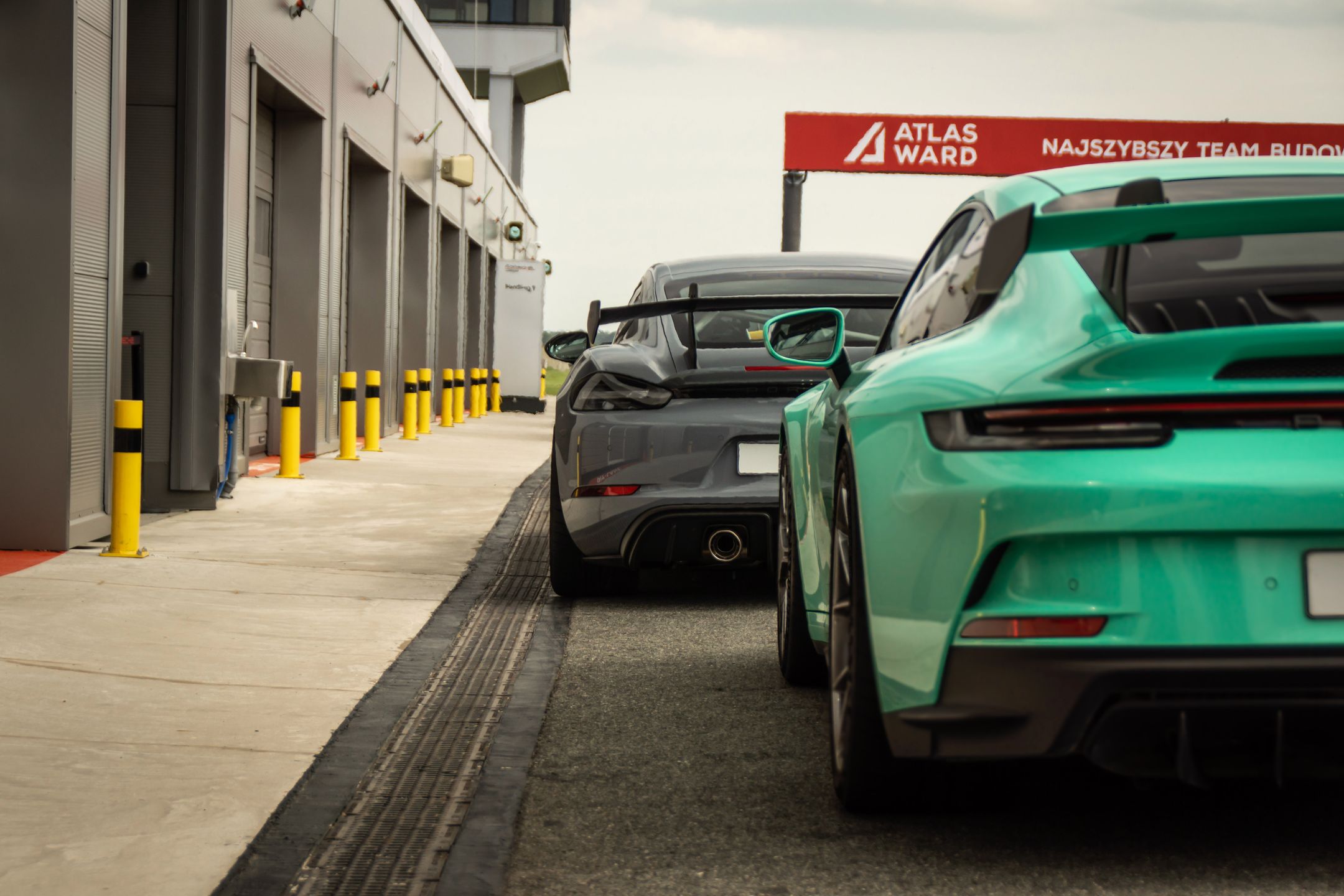 Porsche 718 Cayman GT4 RS