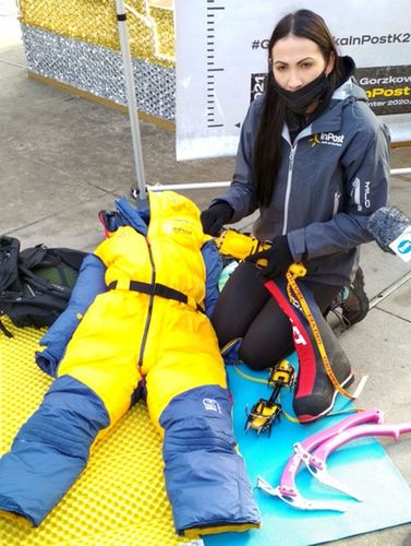 To jeden z kilku specjalnych, ocieplanych kombinezonów, które Magdalena Gorzkowska zabrała na wyprawę na K2