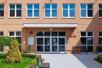 Twardy kotlet i zupa jak błoto. Tak karmiono dzieci w szkole