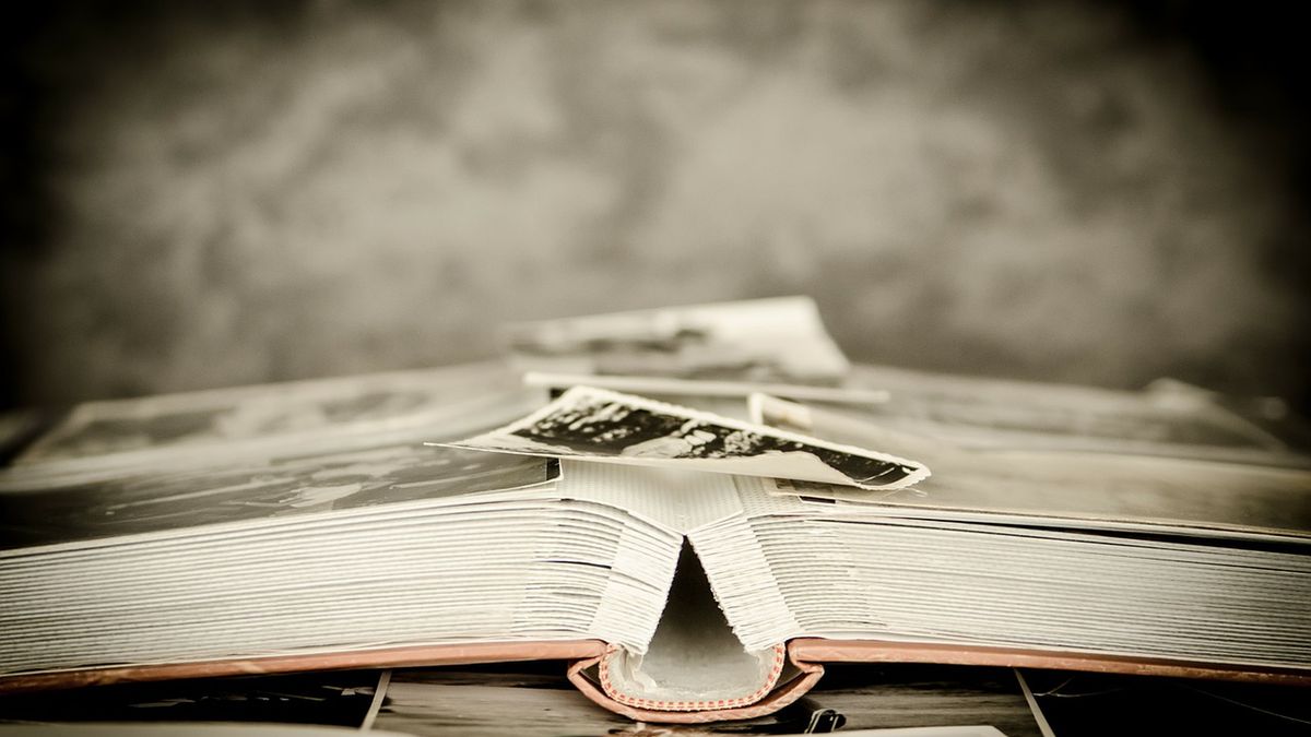 W przypadku śmierci pracownika członkom jego rodziny należy się odprawa pośmiertna