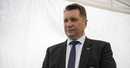 Czarnek reaguje na zarzuty w sprawie podręcznika do HiT-u