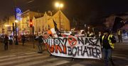 Marsz narodowców w Bydgoszczy. "A na drzewach zamiast liści..."