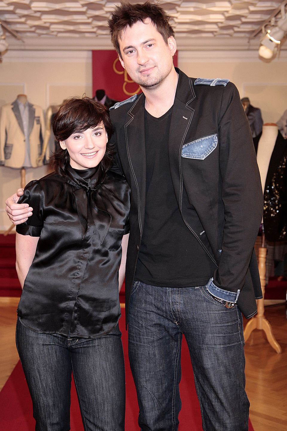 scena z: Marcin Prokop, Marisha Pra�uch SK: , , , , , , , , , fot. Gr�bczewski/AKPAmoda m�ska, prezenter telewizyjny, jeansy, koszulka czarna, bluz