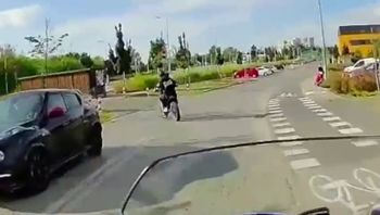 Piaseczno: Szaleńczy pościg za kierującym motocyklem. Zatrzymano 17-latka
