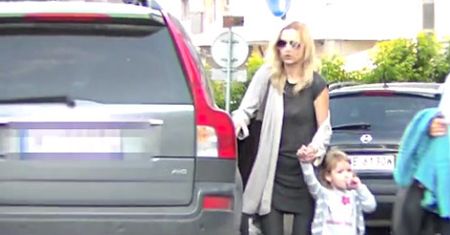 Koroniewska sama z córką