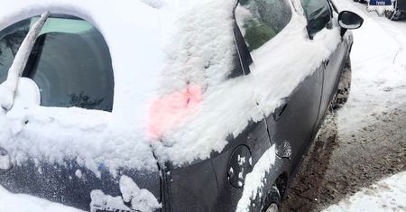 Policja wzięła się za ośnieżone i oszronione pojazdy. Kierowcy wiele ryzykują