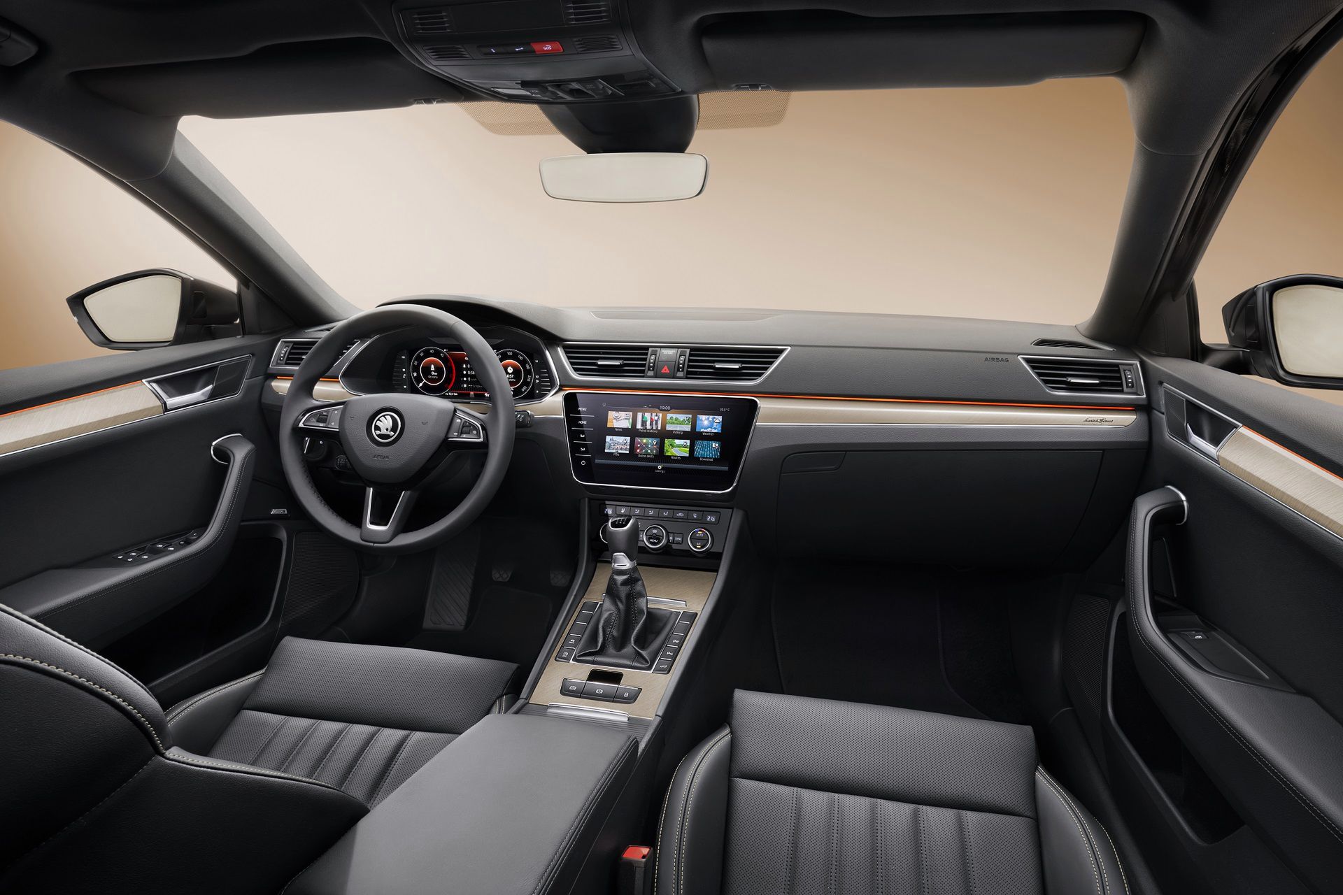 Skoda Superb po liftingu (2019) (fot. Skoda)