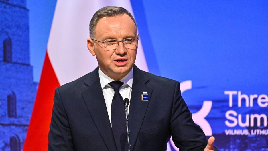 Wilno, Litwa, 11.04.2024. Prezydent RP Andrzej Duda na konferencji prasowej po 9. Szczycie Inicjatywy Trójmorza w Pałacu Wielkich Książąt Litewskich w Wilnie, 11 bm. (aldg) PAP/Valdemar Doveiko