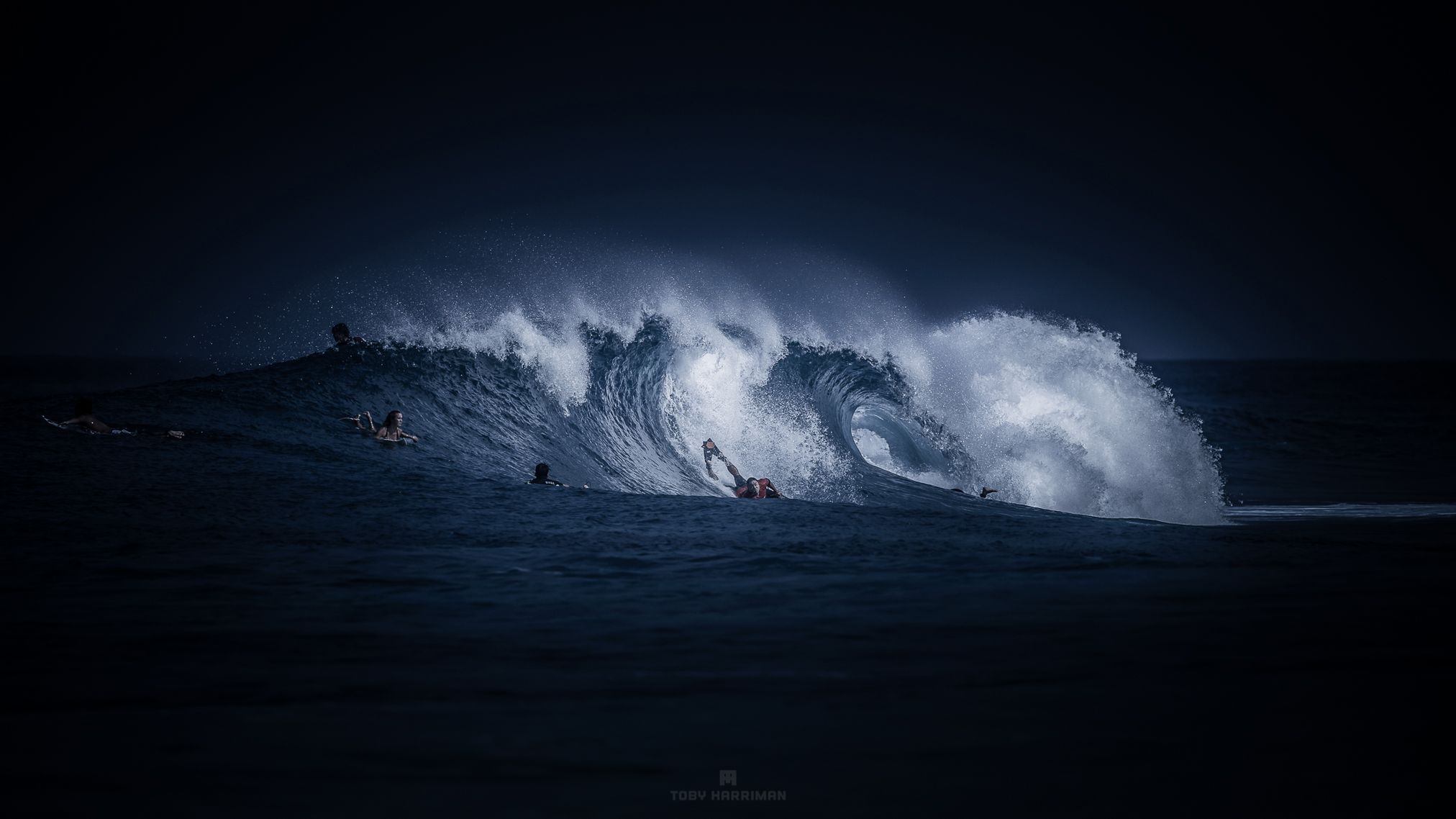 Artystyczne podejście do fotografowania surferów przy wykorzystaniu długich czasów ekspozycji 7