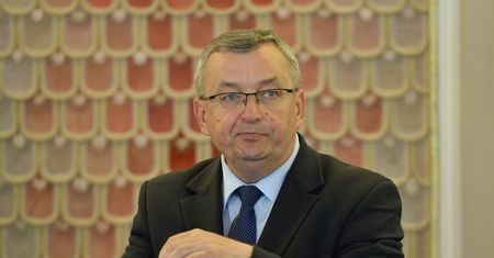Nowy podatek PiS. "Opłata drogowa nie powinna wpłynąć na ceny paliw"