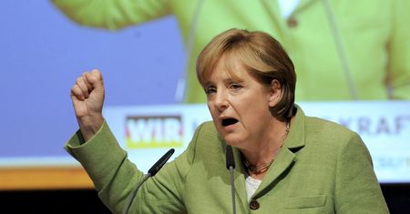 Kryzys w strefie euro. Merkel domaga się nowego traktatu UE