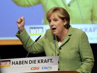 Kryzys w strefie euro. Merkel domaga się nowego traktatu UE