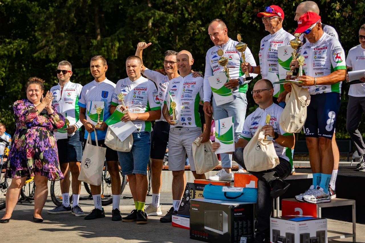 Puchar został w Łysomicach. Mieszkańcy uczcili tytuł Rowerowej Stolicy Polski