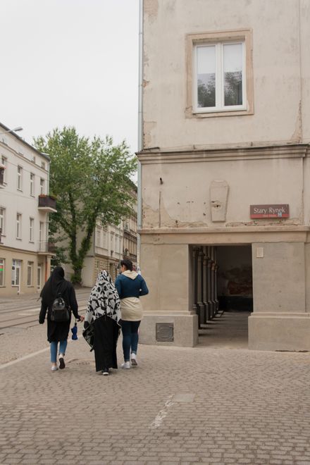 w Łodzi
