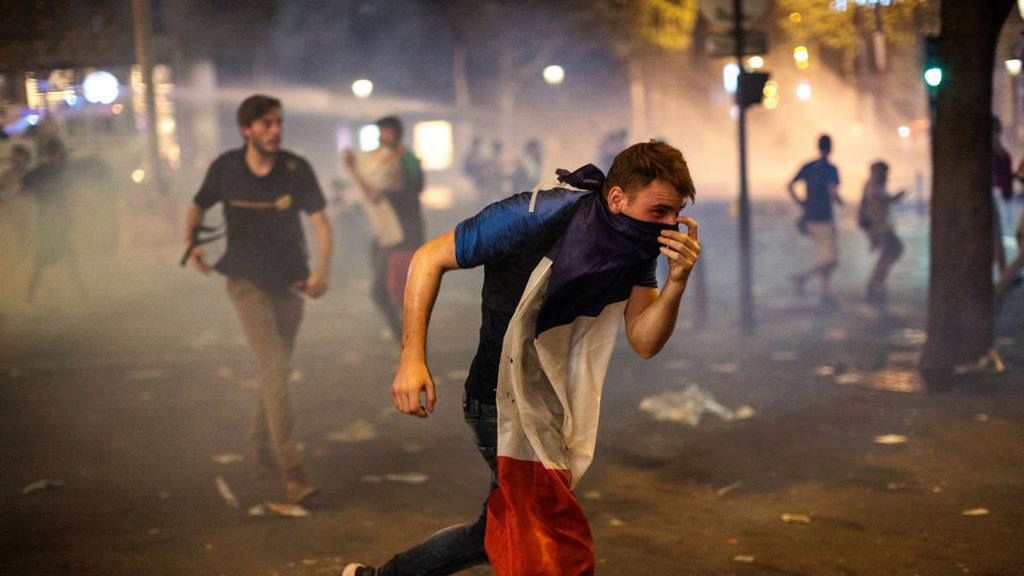 Zdjęcie okładkowe artykułu: Getty Images / Jack Taylor / Stringer / W Paryżu doszło do zamieszek po zwycięstwie reprezentacji Francji na MŚ 2018