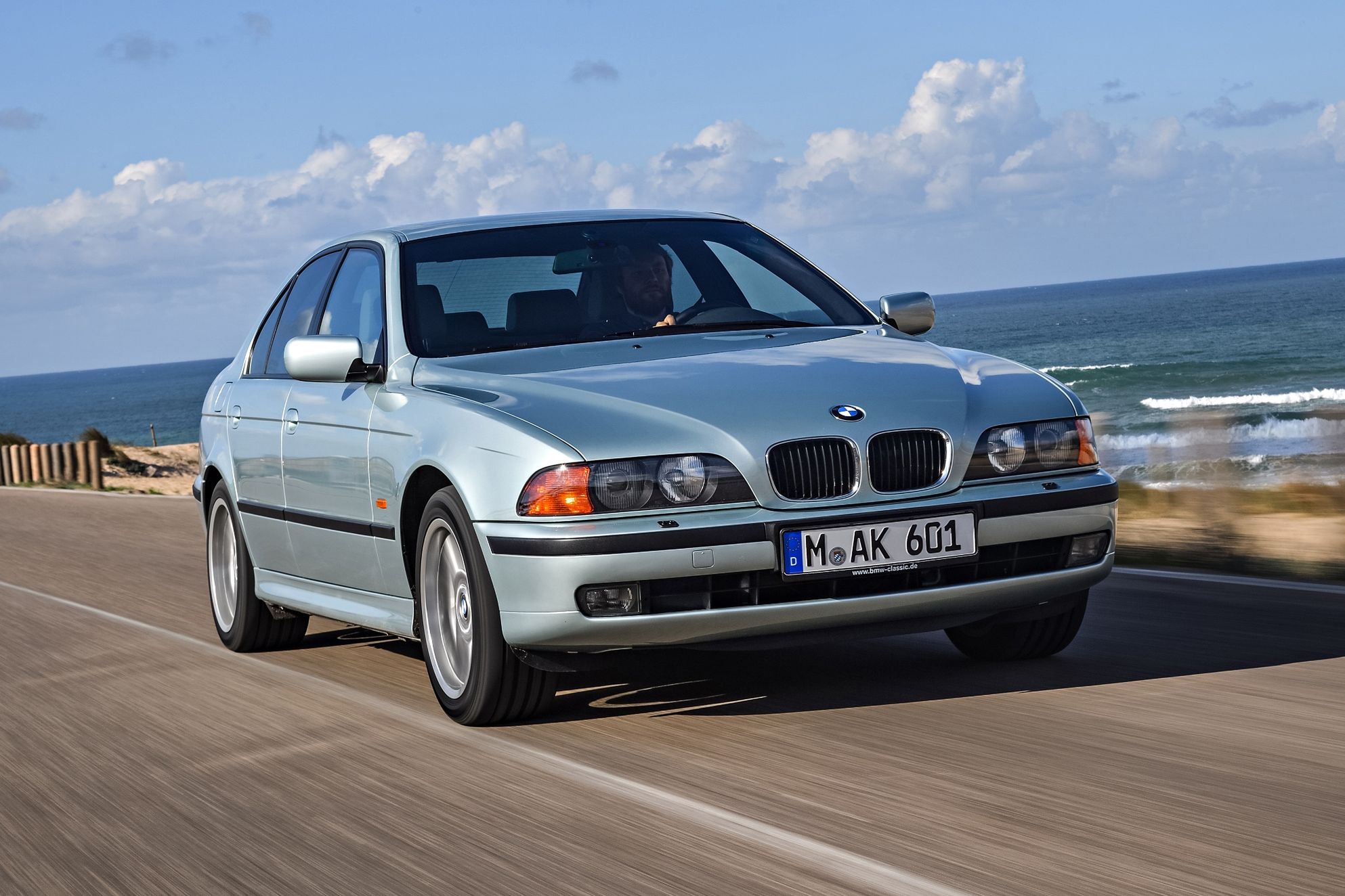BMW Serii 5 (E39) to jedyny w tym gronie samochód, który już zyskuje na wartości pod warunkiem, że korozja go nie zżera, a pod maską pracuje silnik R6.