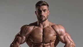 Kiedyś był hydraulikiem, teraz to popularny kulturysta. Jego sylwetka robi wrażenie
