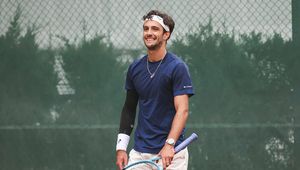 Włosko-hiszpańskie starcia w Barcelonie. Rozstawiony Rosjanin za burtą