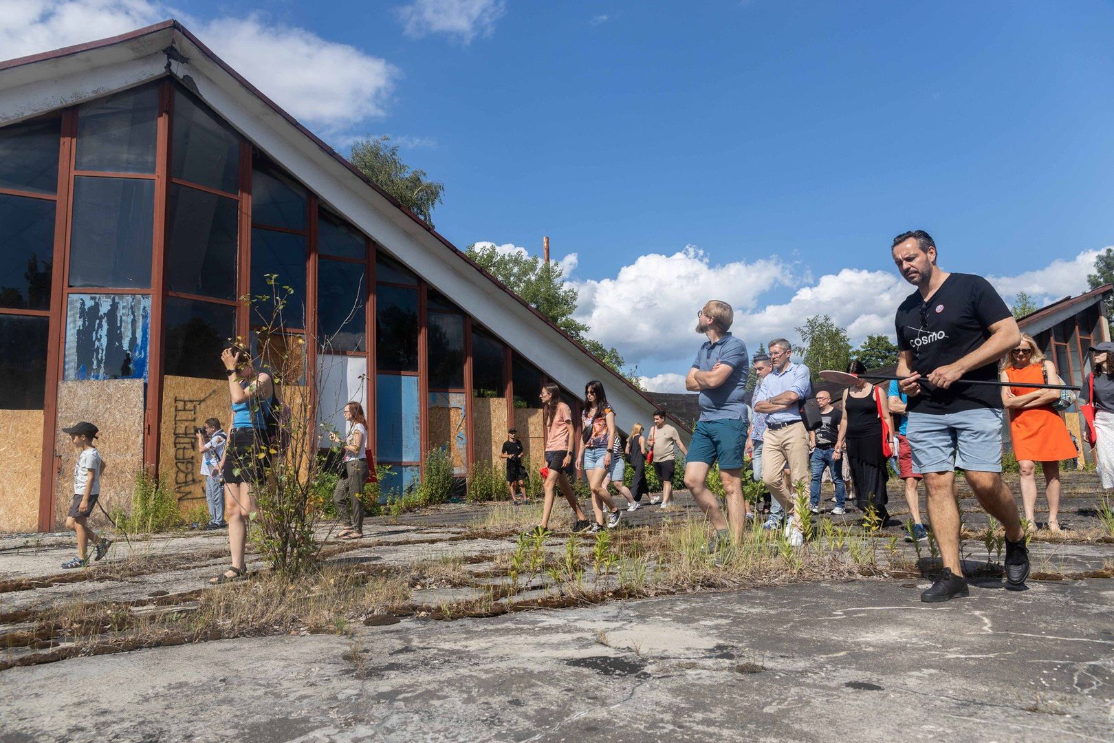 Wycieczka Dziennika Zachodniego &#34;Kosmiczny Pawilon C-G&#34;
organizowana w ramach festiwalu &#34;Kierunek GZM&#34;. Przewodnikiem był znany architekt, Maciej Franta