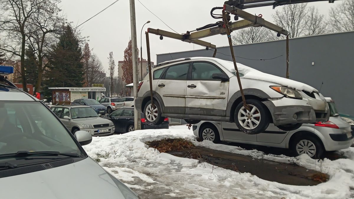 Z ulic Krakowa znikają samochody