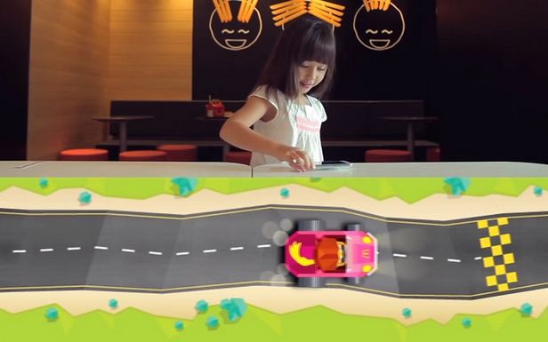 Rozszerzona rzeczywistość w McDonald’s. Czas na stoliki z NFC! 2